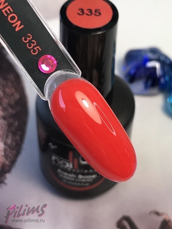 FRESH BASE RUBBER LUXNAIL #335strawberry neon